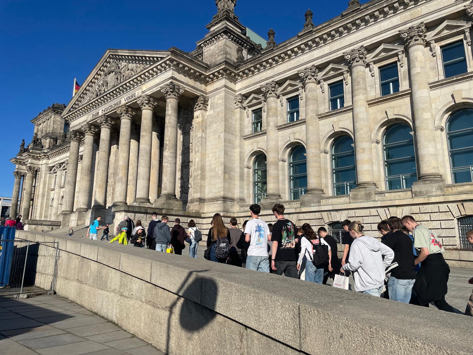 fa8da2b5-c013-449c-9e21-e56bbee6769f